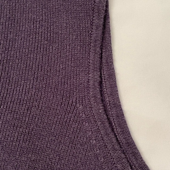 V Neck Sleeveless Navy Knit Sweater - Picture 4 of 6